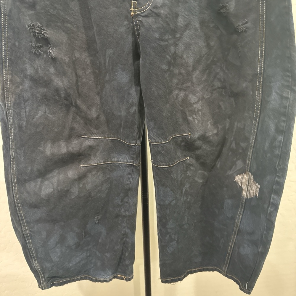 Upscaled distressed black acid wash We the free barrel jeans size 32 - Picture 2 of 5